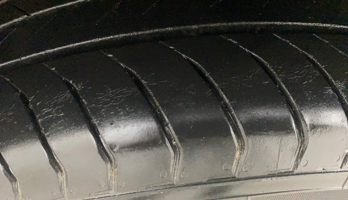 2022 Maruti Vitara Brezza LXI, Petrol, Manual, 28,462 km, Left Front Tyre Tread