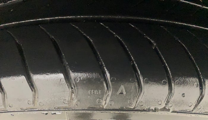 2022 Maruti Vitara Brezza LXI, Petrol, Manual, 28,462 km, Left Rear Tyre Tread