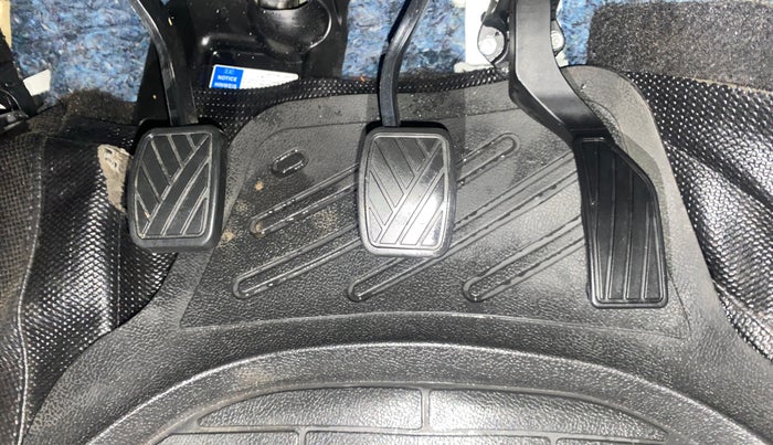 2022 Maruti Vitara Brezza LXI, Petrol, Manual, 28,462 km, Pedals