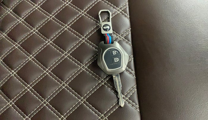 2022 Maruti Vitara Brezza LXI, Petrol, Manual, 28,462 km, Key Close Up