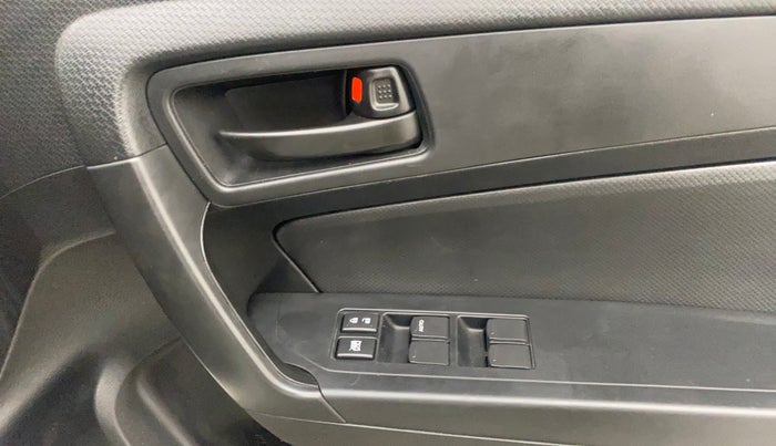 2022 Maruti Vitara Brezza LXI, Petrol, Manual, 28,462 km, Driver Side Door Panels Control