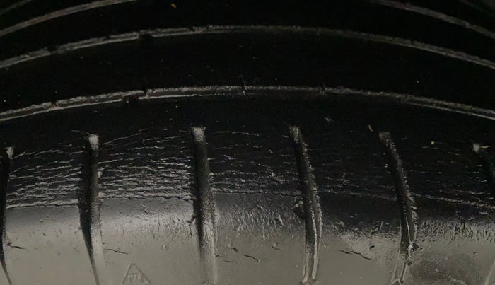 2017 Maruti Baleno ALPHA PETROL 1.2, Petrol, Manual, 74,553 km, Right Front Tyre Tread