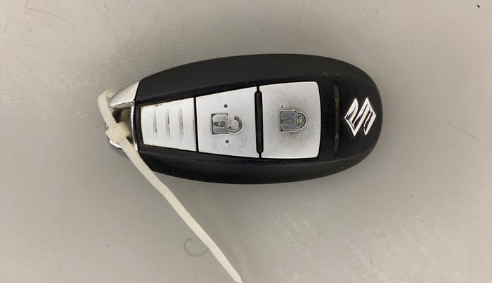 2017 Maruti Baleno ALPHA PETROL 1.2, Petrol, Manual, 74,553 km, Key Close Up