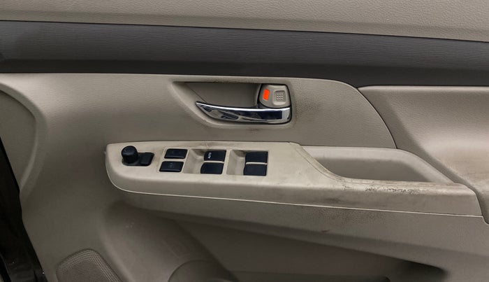 2019 Maruti Ertiga VXI SHVS, CNG, Manual, 90,186 km, Driver Side Door Panels Control