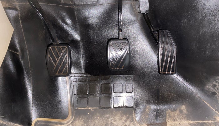 2019 Maruti Ertiga VXI SHVS, CNG, Manual, 90,186 km, Pedals