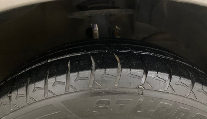 2019 Maruti Ertiga VXI SHVS, CNG, Manual, 90,186 km, Right Front Tyre Tread