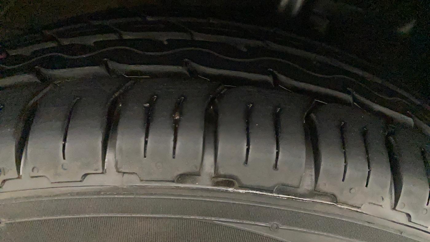 2020 Volkswagen Polo COMFORTLINE PLUS 1.0L MPI, Petrol, Manual, 45,029 km, Right Rear Tyre Tread