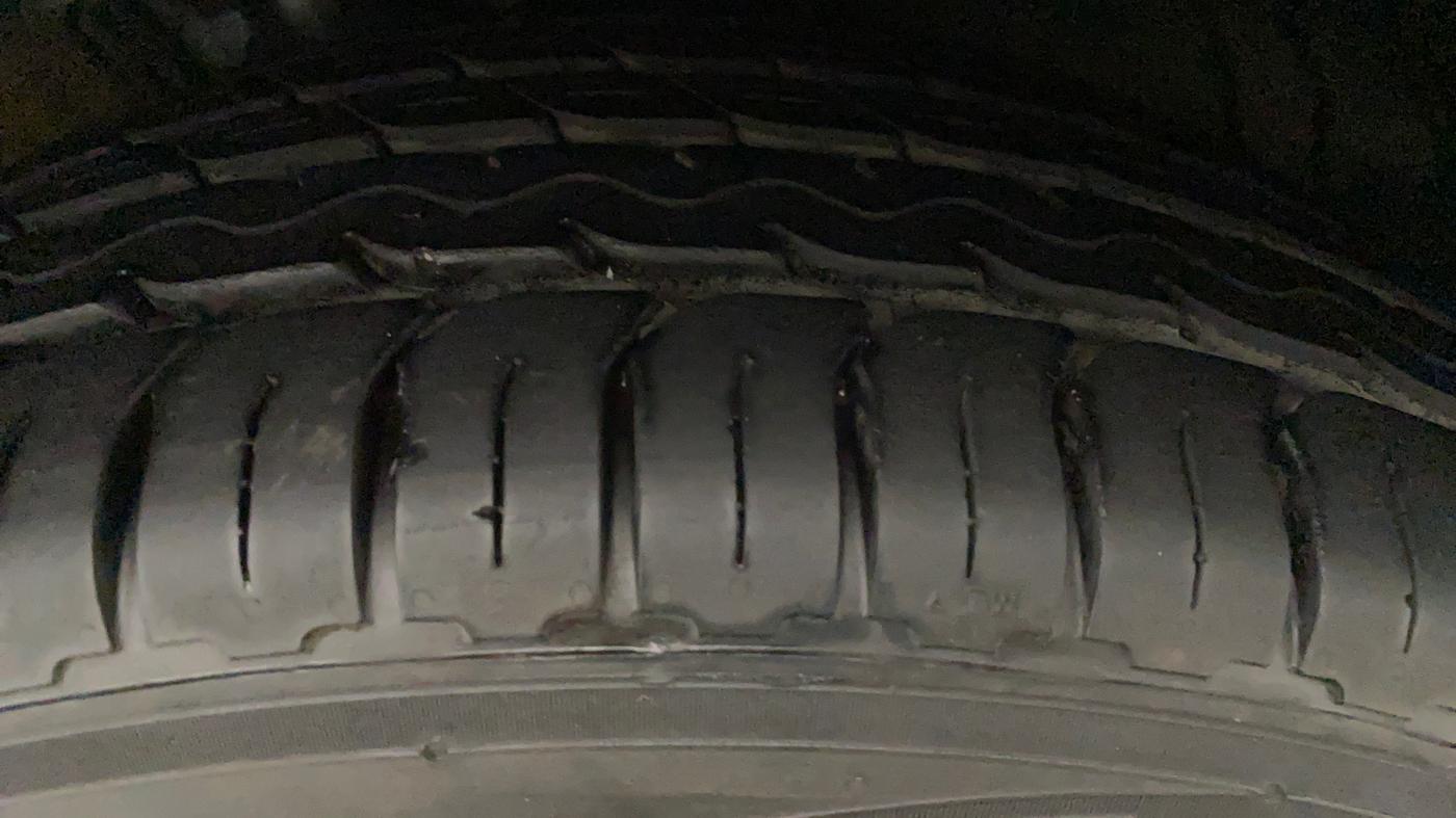 2020 Volkswagen Polo COMFORTLINE PLUS 1.0L MPI, Petrol, Manual, 45,029 km, Left Front Tyre Tread