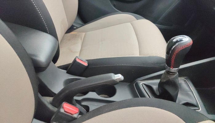 2015 Hyundai Elite i20 ASTA 1.2, Petrol, Manual, 83,242 km, Gear Lever