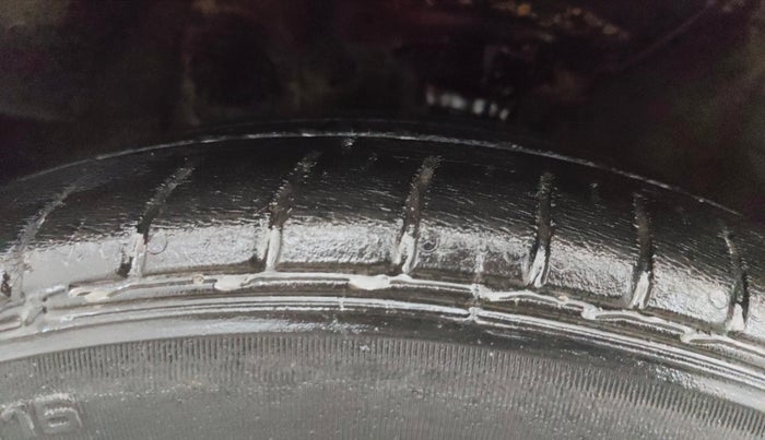 2015 Hyundai Elite i20 ASTA 1.2, Petrol, Manual, 83,242 km, Left Front Tyre Tread