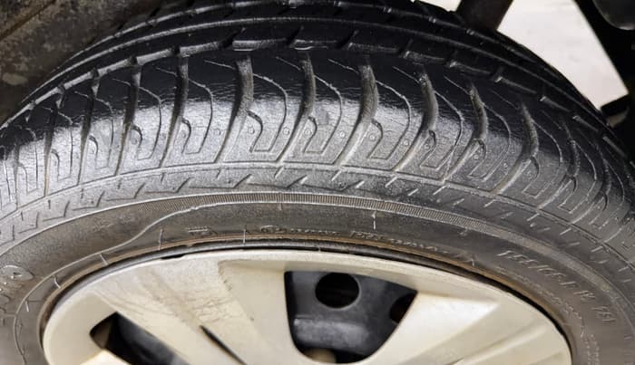 2014 Maruti Wagon R 1.0 VXI, Petrol, Manual, 52,808 km, Left Rear Tyre Tread