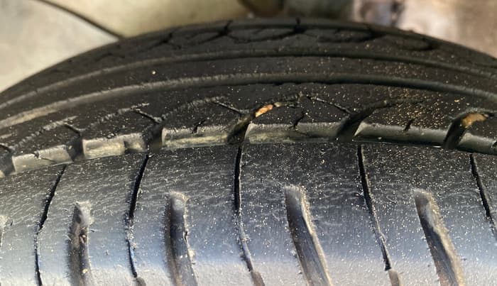 2015 Honda Amaze 1.5L I-DTEC S, Diesel, Manual, 1,45,250 km, Left Front Tyre Tread