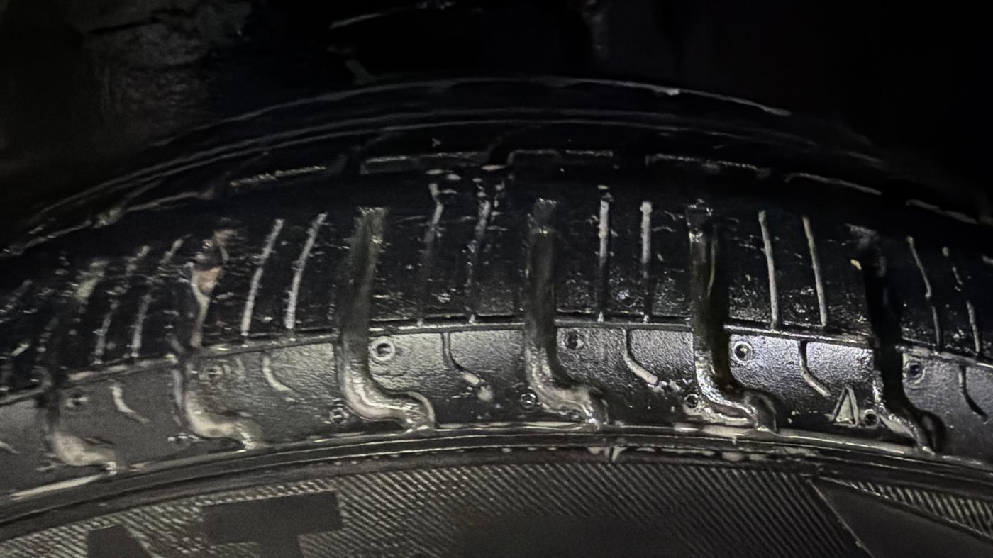 2015 Maruti Alto K10 VXI, Petrol, Manual, 82,149 km, Left Front Tyre Tread
