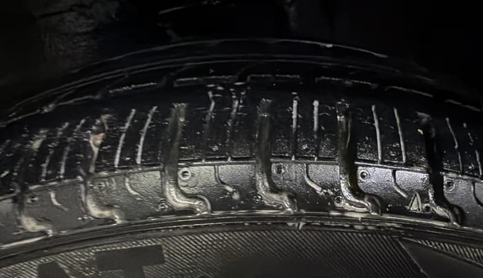2015 Maruti Alto K10 VXI, Petrol, Manual, 82,149 km, Left Front Tyre Tread