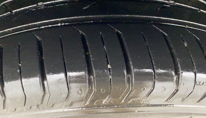 2022 Skoda SLAVIA AMBITION 1.0L TSI AT, Petrol, Automatic, 84,810 km, Left Front Tyre Tread