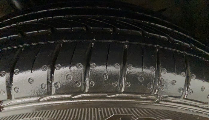 2018 Maruti Baleno ZETA CVT PETROL 1.2, Petrol, Automatic, 61,450 km, Left Front Tyre Tread