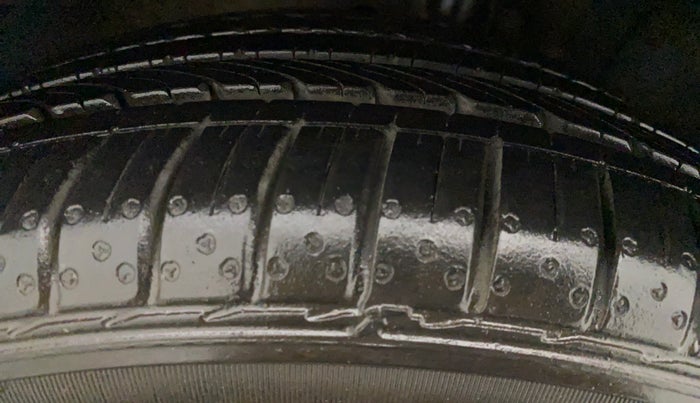 2018 Maruti Baleno ZETA CVT PETROL 1.2, Petrol, Automatic, 61,450 km, Right Rear Tyre Tread