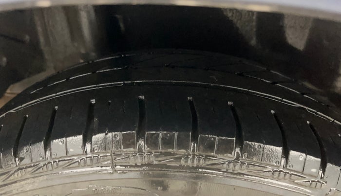 2016 Honda Amaze 1.2L I-VTEC S, Petrol, Manual, 92,186 km, Right Rear Tyre Tread