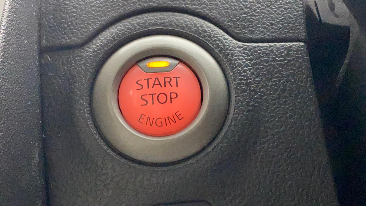 2016 Nissan Micra XV CVT, Petrol, Automatic, 1,36,814 km, Keyless Start/ Stop Button
