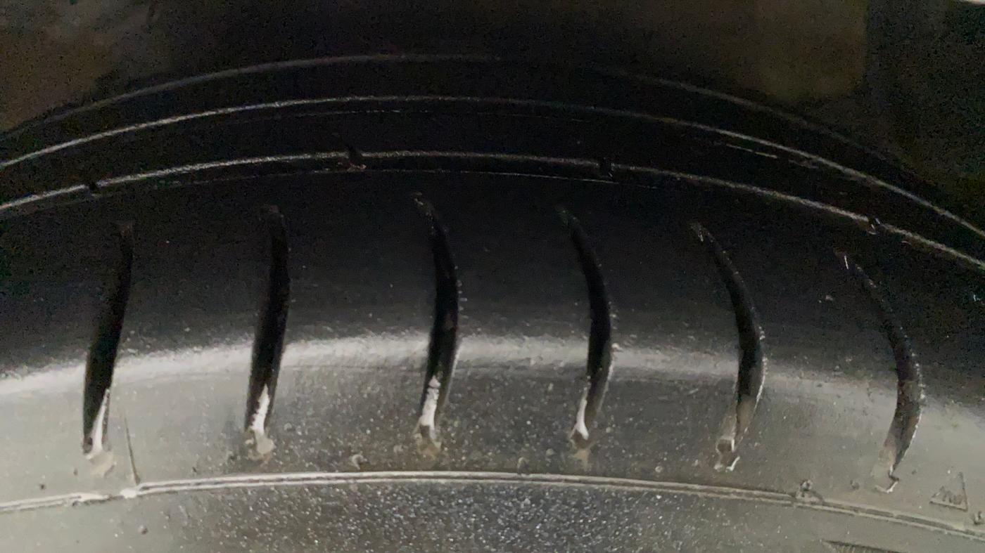 2014 Maruti Celerio VXI CNG, CNG, Manual, 1,03,434 km, Left Front Tyre Tread