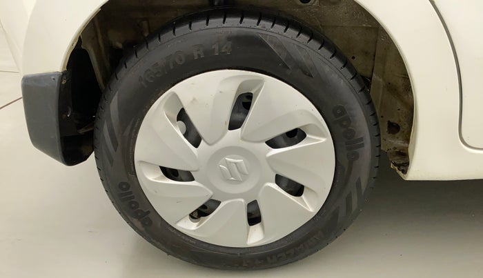 2014 Maruti Celerio VXI CNG, CNG, Manual, 1,03,434 km, Right Rear Wheel