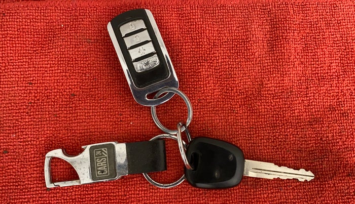 2014 Maruti Celerio VXI CNG, CNG, Manual, 1,03,434 km, Key Close Up