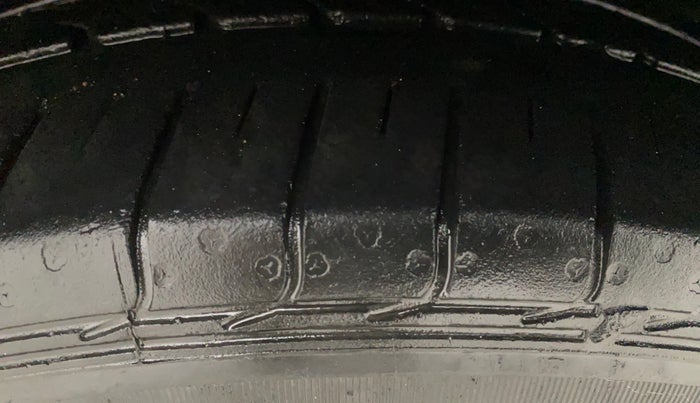 2020 Ford FREESTYLE TITANIUM PLUS 1.2 PETROL, Petrol, Manual, 29,087 km, Left Front Tyre Tread