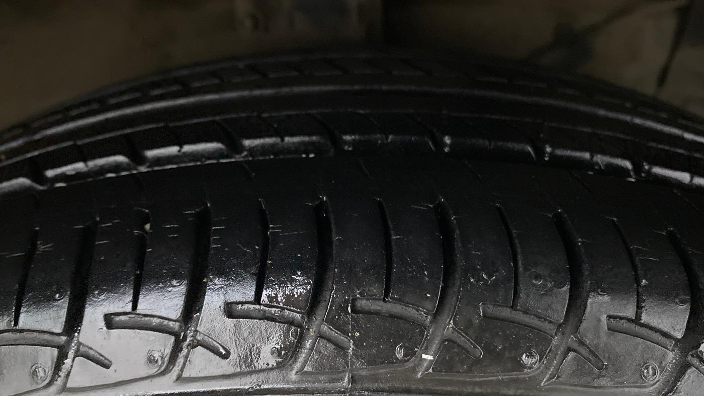 2019 Maruti Ciaz 1.5 ZETA VVT SHVS AT, Petrol, Automatic, 19,812 km, Right Front Tyre Tread