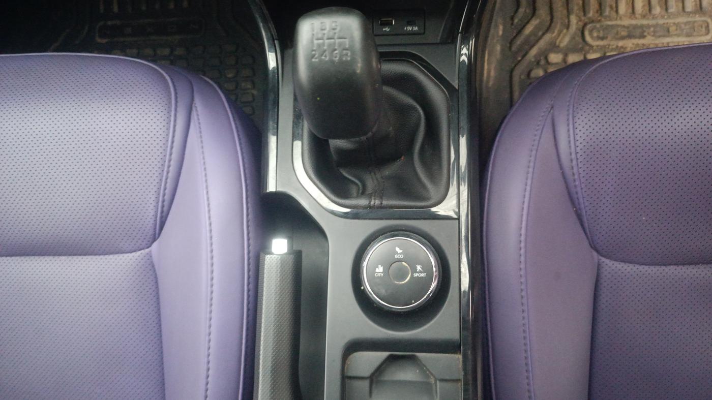 2023 Tata NEXON FEARLESS PURPLE + SUNROOF DUAL TONE 1.2 PETROL, Petrol, Manual, 25,480 km, Gear Lever