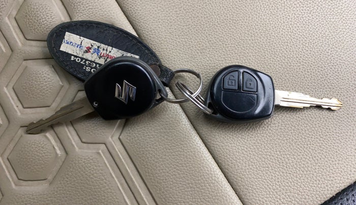 2016 Maruti Swift Dzire VXI, Petrol, Manual, 85,607 km, Key Close Up