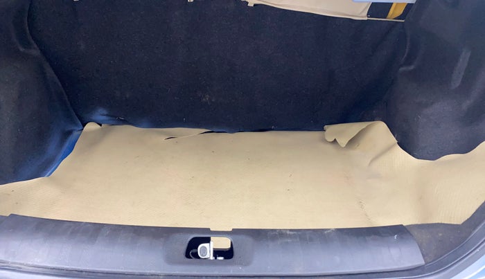 2016 Maruti Swift Dzire VXI, Petrol, Manual, 85,607 km, Boot Inside