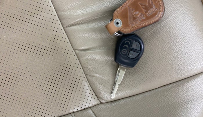 2019 Maruti Dzire VXI AMT, Petrol, Automatic, 89,000 km, Key Close Up