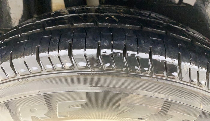 2019 Maruti Dzire VXI AMT, Petrol, Automatic, 89,000 km, Right Rear Tyre Tread