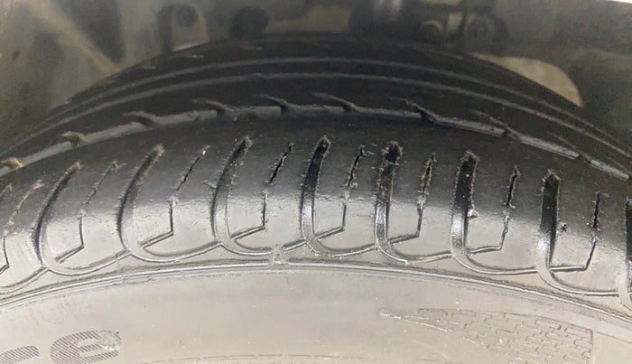 2014 Ford Ecosport TITANIUM 1.5L PETROL AT, Petrol, Automatic, 46,600 km, Left Front Tyre Tread