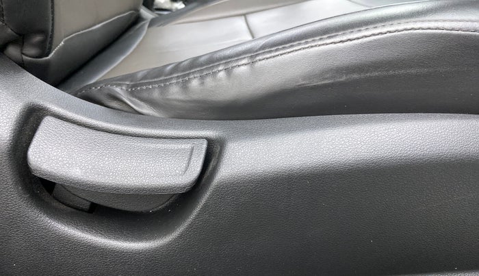 2020 Hyundai Verna S PLUS 1.5 VTVT, Petrol, Manual, 31,552 km, Driver Side Adjustment Panel