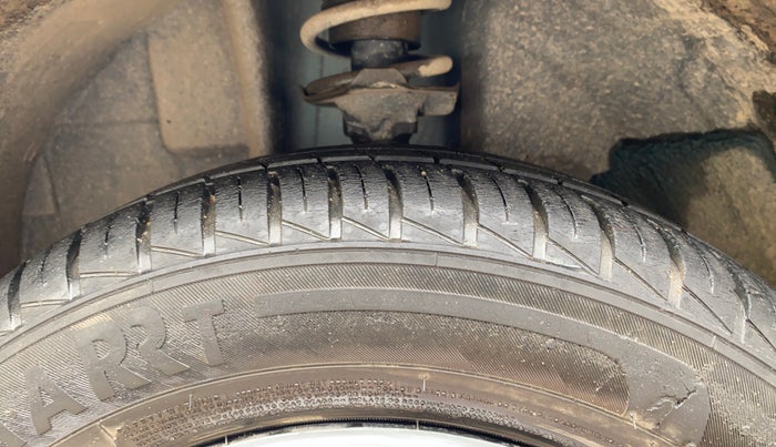 2019 Renault Kwid RXL 1.0 AMT, Petrol, Automatic, 29,041 km, Left Front Tyre Tread