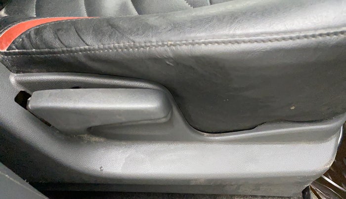 2010 Maruti Ritz LXI, Petrol, Manual, 72,199 km, Driver Side Adjustment Panel