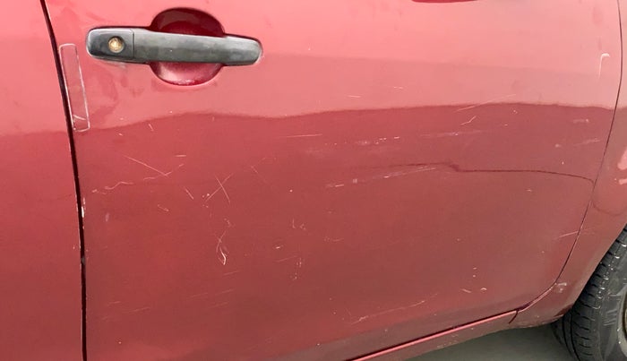 2010 Maruti Ritz LXI, Petrol, Manual, 72,199 km, Driver-side door - Slightly dented