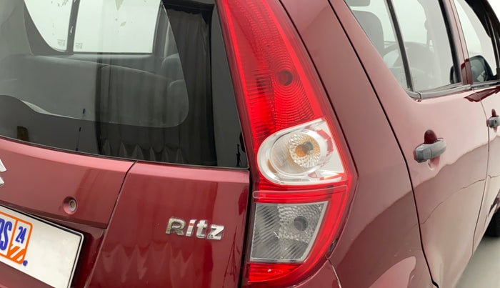 2010 Maruti Ritz LXI, Petrol, Manual, 72,199 km, Right tail light - Minor damage