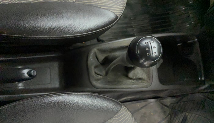 2013 Hyundai Eon ERA +, Petrol, Manual, 92,495 km, Gear Lever