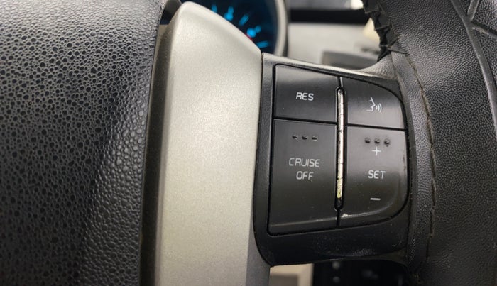 2016 Mahindra XUV500 W6, Diesel, Manual, 46,965 km, Keyless Start/ Stop Button