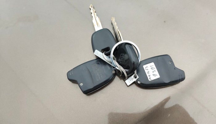 2016 Maruti Wagon R 1.0 LXI CNG, CNG, Manual, 73,617 km, Key Close Up