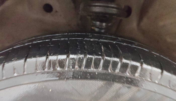 2016 Maruti Wagon R 1.0 LXI CNG, CNG, Manual, 73,617 km, Left Front Tyre Tread