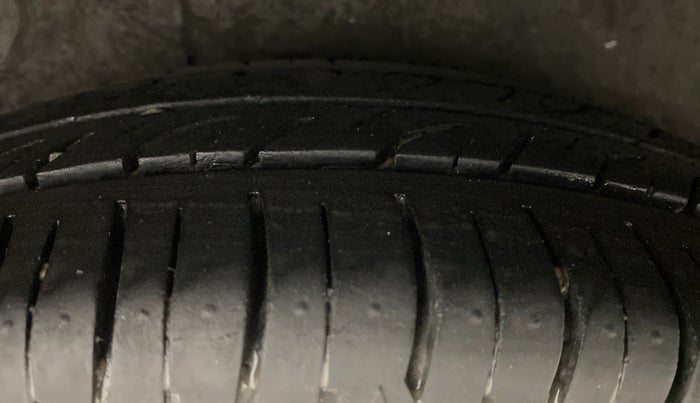 2013 Hyundai i10 MAGNA 1.2 KAPPA2, Petrol, Manual, 64,527 km, Right Rear Tyre Tread