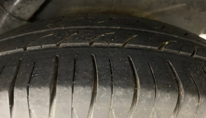 2013 Hyundai i10 MAGNA 1.2 KAPPA2, Petrol, Manual, 64,527 km, Left Rear Tyre Tread