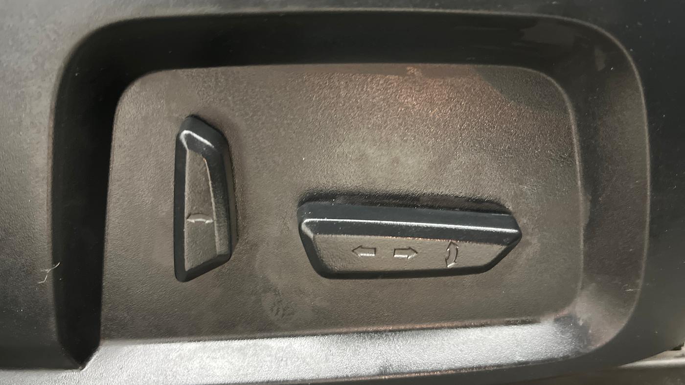 2021 Tata Harrier XZ PLUS 2.0L DARK EDITION, Diesel, Manual, 1,13,204 km, Driver Side Adjustment Panel