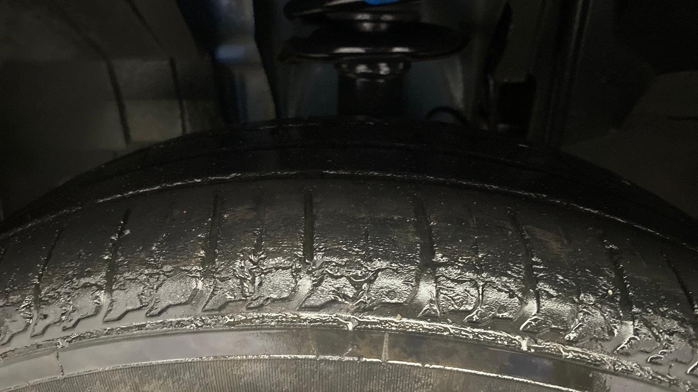 2022 Renault TRIBER RXZ, Petrol, Manual, 37,527 km, Left Front Tyre Tread