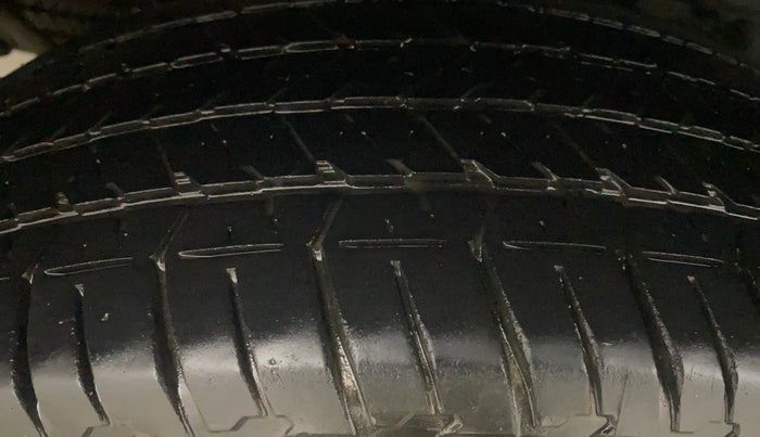 2015 Mahindra XUV500 W10 AWD, Diesel, Manual, 89,696 km, Right Rear Tyre Tread