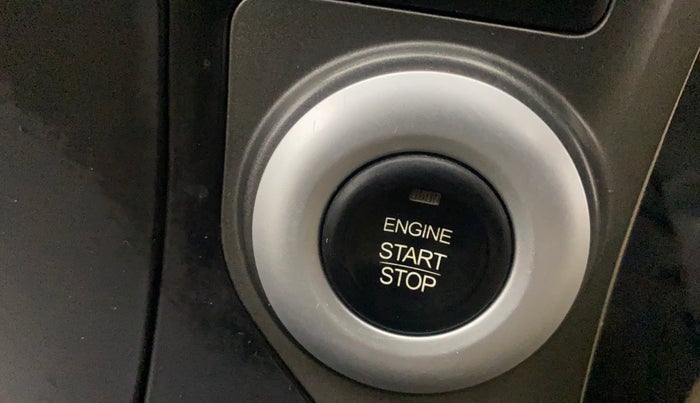 2015 Mahindra XUV500 W10 AWD, Diesel, Manual, 89,696 km, Keyless Start/ Stop Button