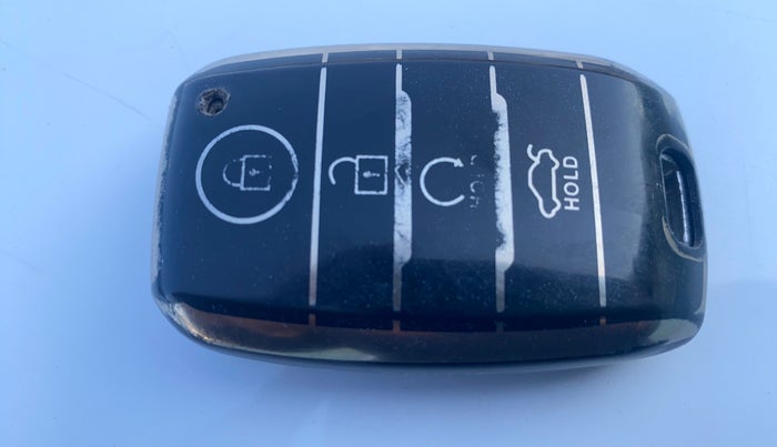 2020 KIA SONET HTX 1.0 IMT, Petrol, Manual, 58,454 km, Key Close Up